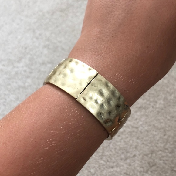 Chunky gold bracelet - Picture 1 of 3